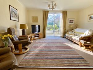 Lounge- click for photo gallery